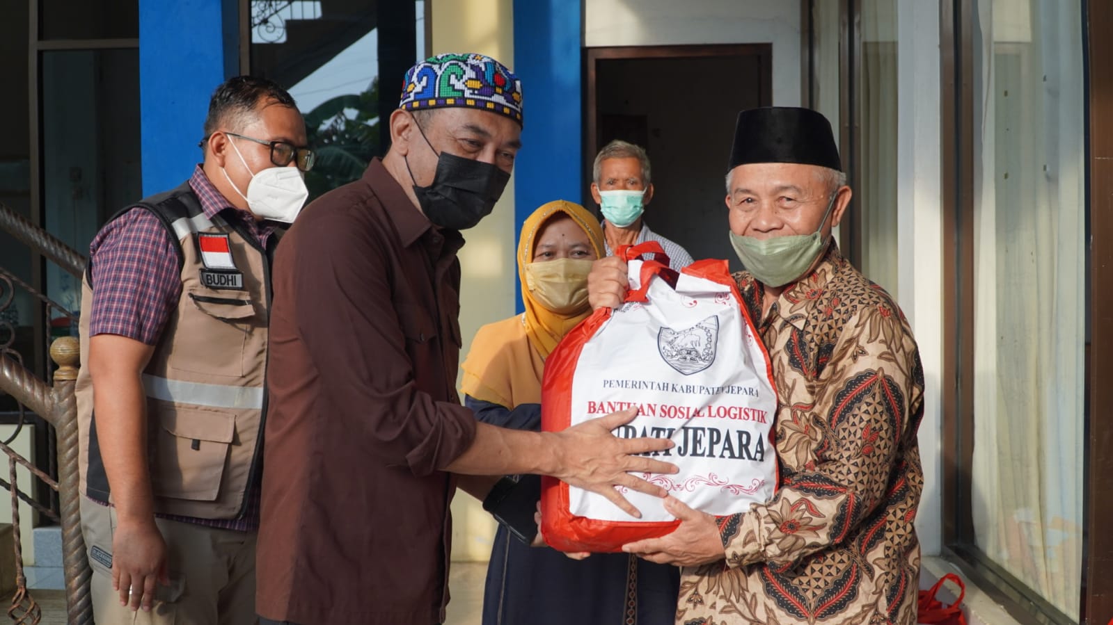 Pejabat Pj Bupati Jepara Edy Supriyanta Santuni Bantuan Dua Panti