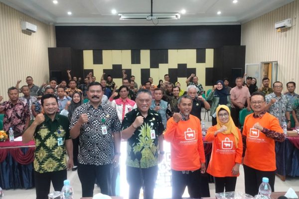 foto bersama saat soof launcing showroomternak.id di Gedung Bapeda Blora